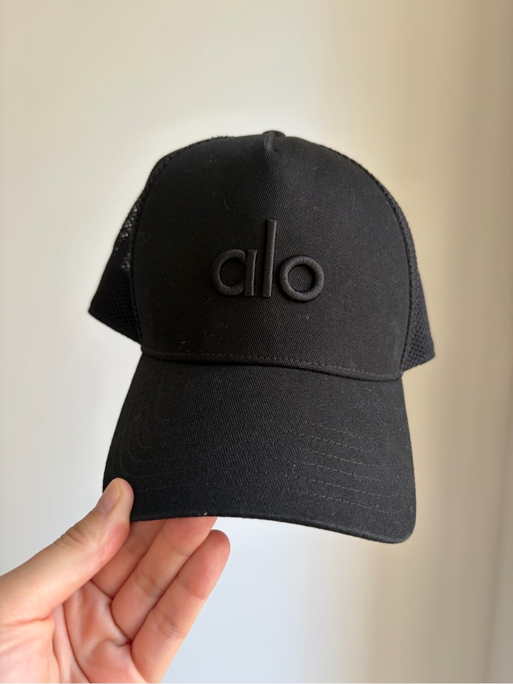 ALO Yoga Womens Black Mesh Trucker Hat